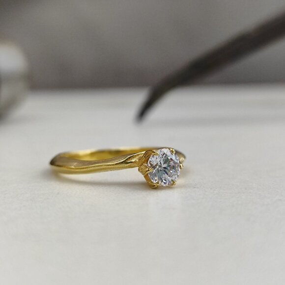 Engagement ring. 14K Yellow gold ring with 0.43ct' Lab-Created diamond. - Picture 9 of 17